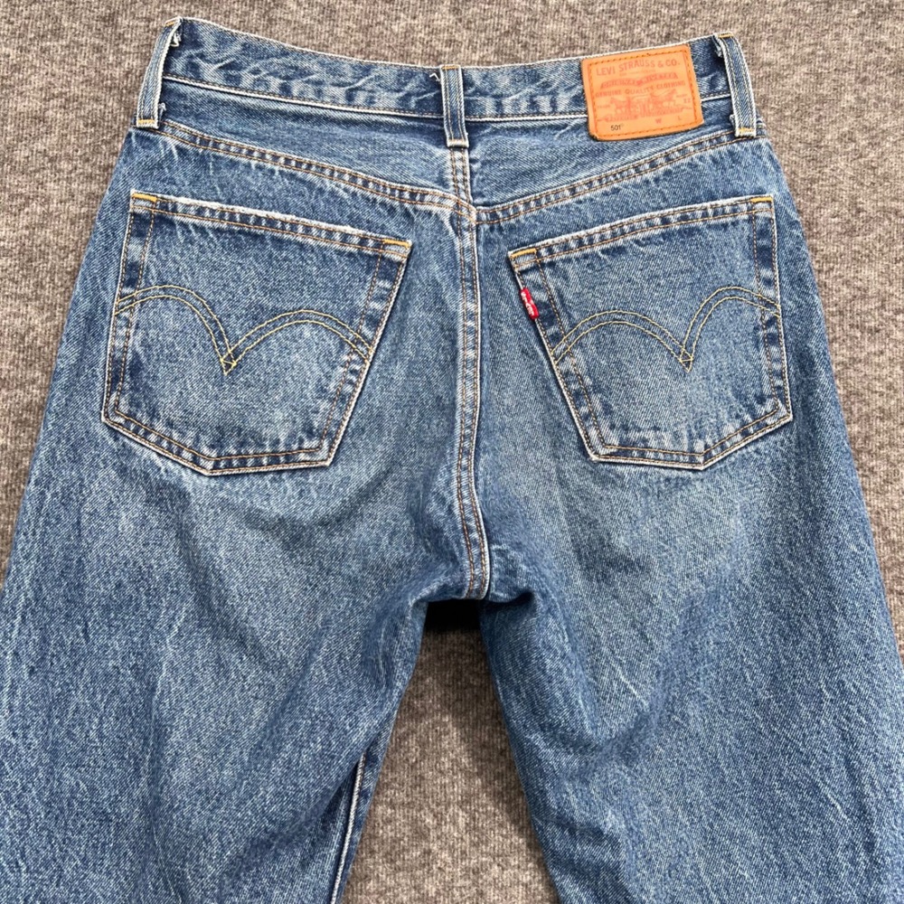 Levis 501 Original Fit Jeans Womens Medium Wash Blue Straight Leg Cotton Denim - Picture 6 of 15